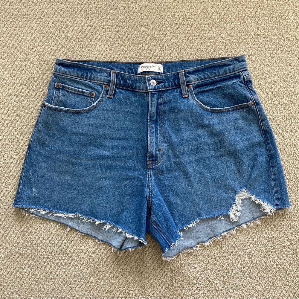 Abercrombie & Fitch The High Rise Mom Short 4” Curve Love Size 16 Blue Jean VEUC